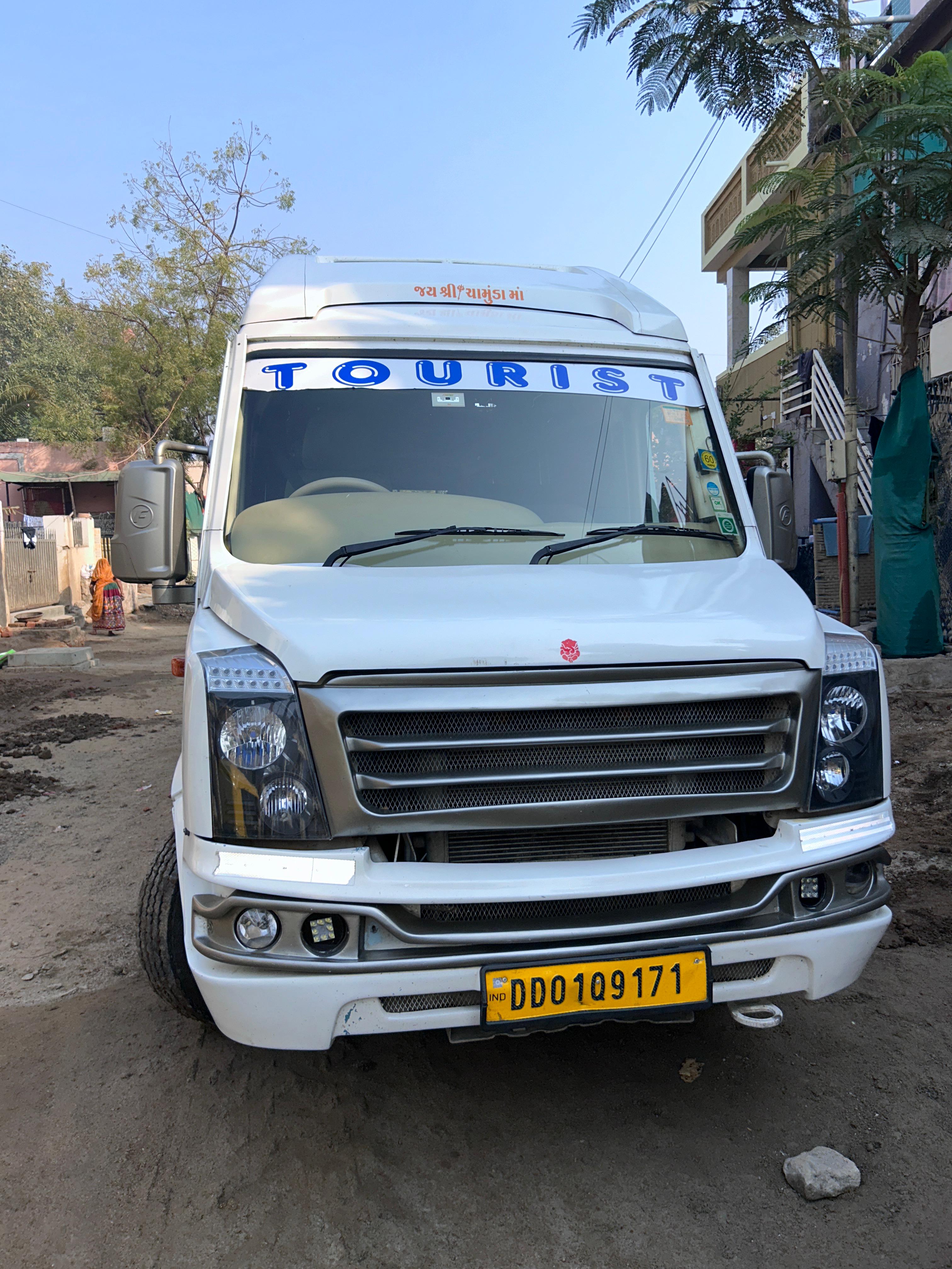 Tourist Maharaja Coach